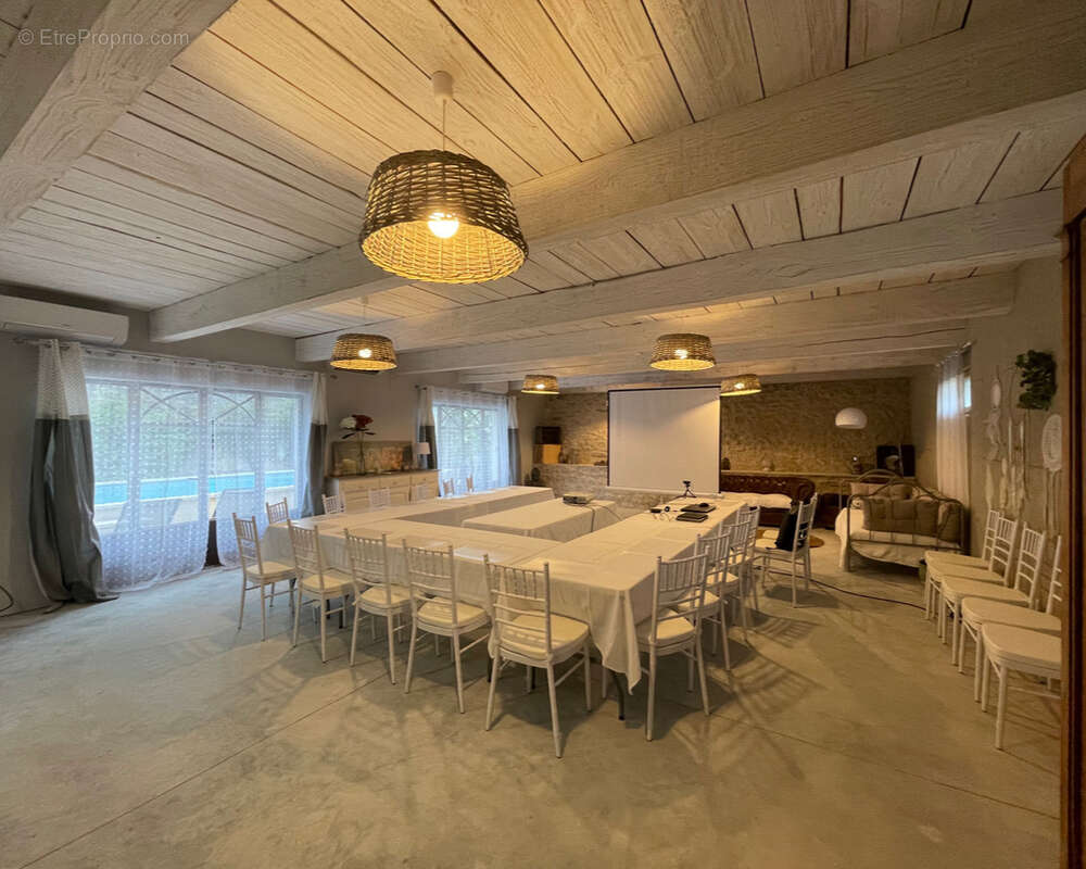 Maison à L'ISLE-SUR-LA-SORGUE