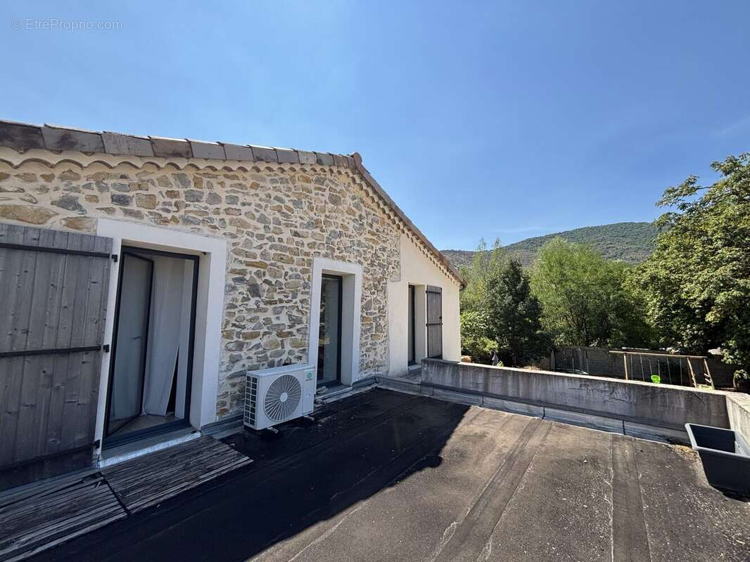 Maison 115 m² à Saint-Priest  - photo 9