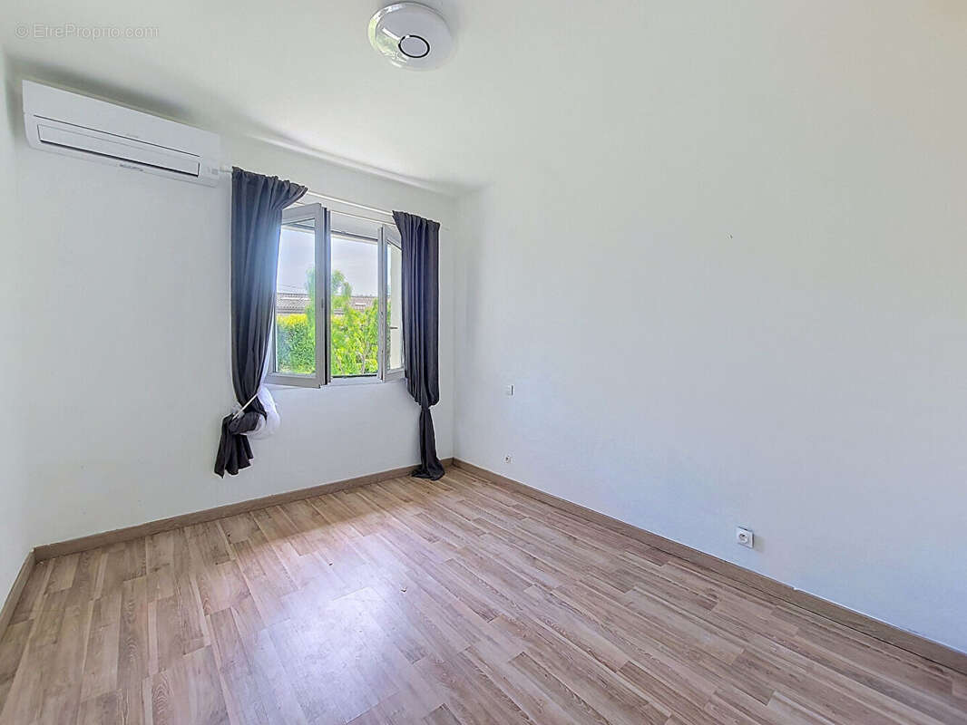 Maison à BLANQUEFORT