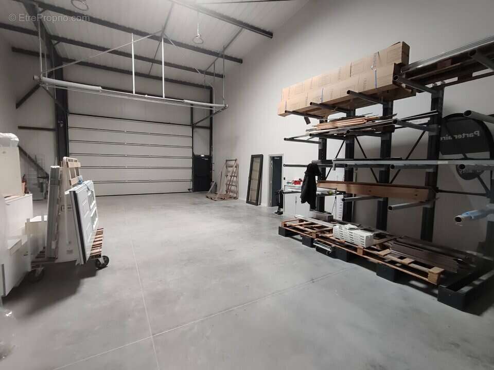 Autre à VAULX-MILIEU