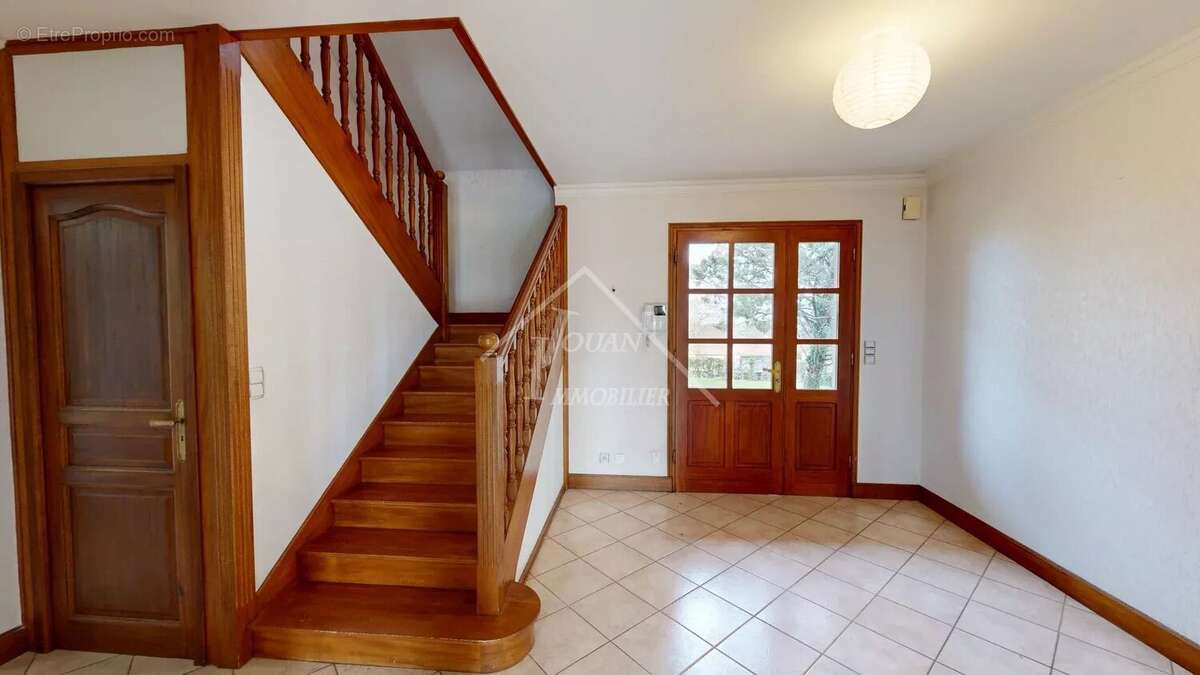 Maison à DOMPIERRE-SUR-BESBRE