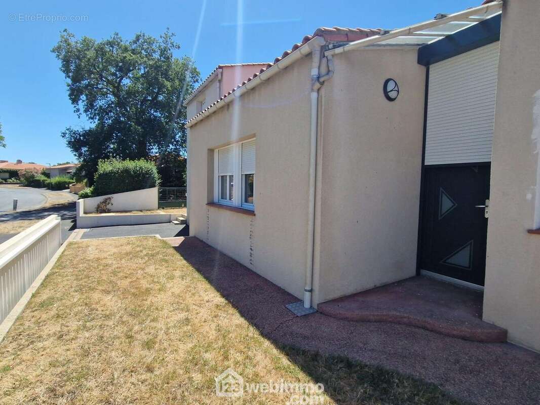 Maison 134 m² à La Roche-Sur-Yon  - photo 2