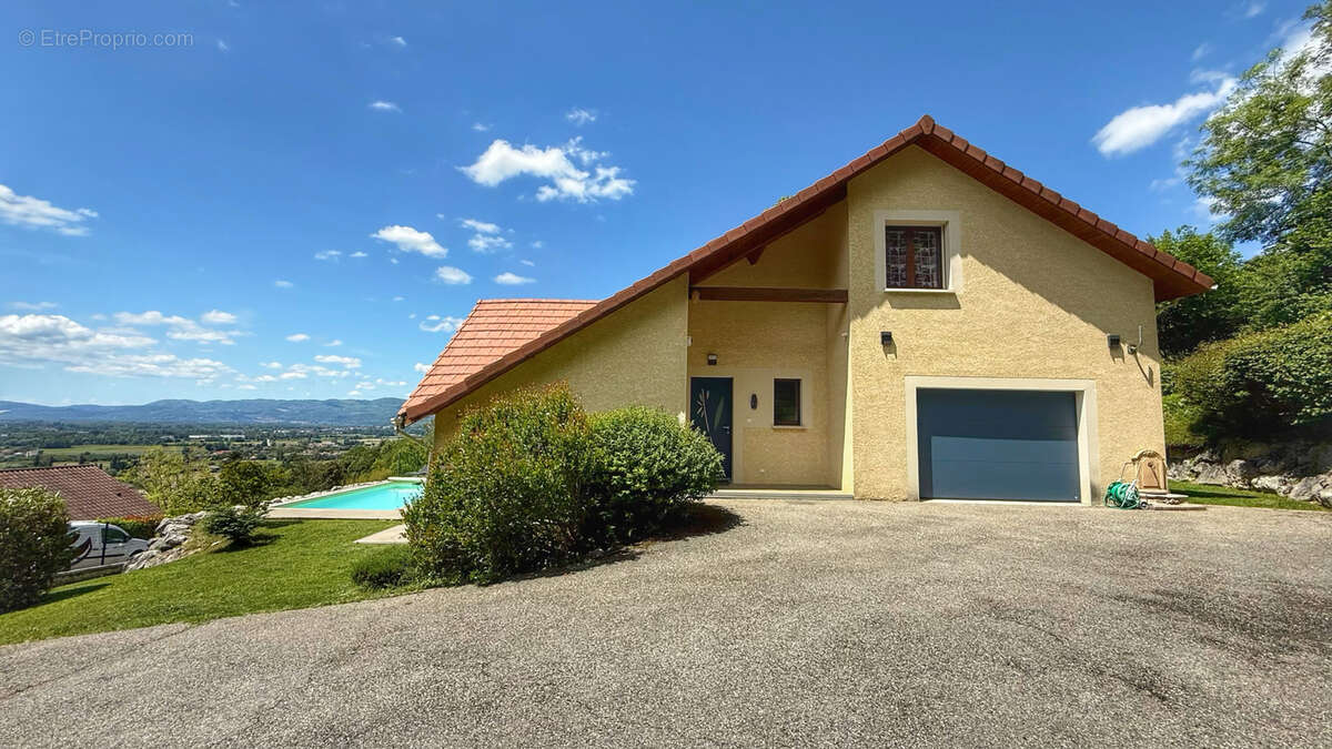 Maison à LA BUISSE