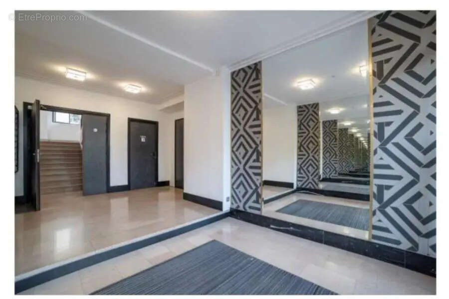 Commerce à PARIS-16E