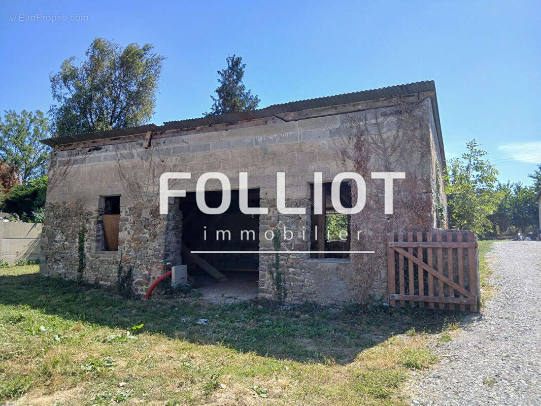 À vendre - Ancien bâtiment à rénover avec dépendance - Belle opportunité - Montsenelle - photo 3