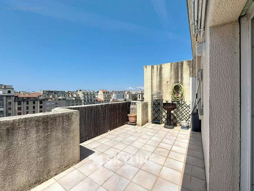 Appartement à MARSEILLE-4E