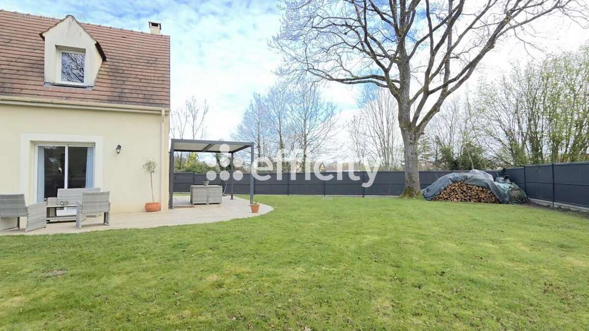 Maison à LE PERRAY-EN-YVELINES