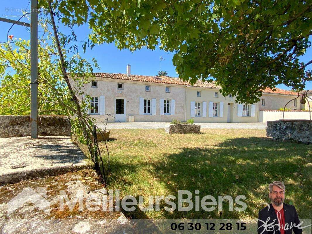 Maison à SAINT-MARTIAL-DE-VITATERNE