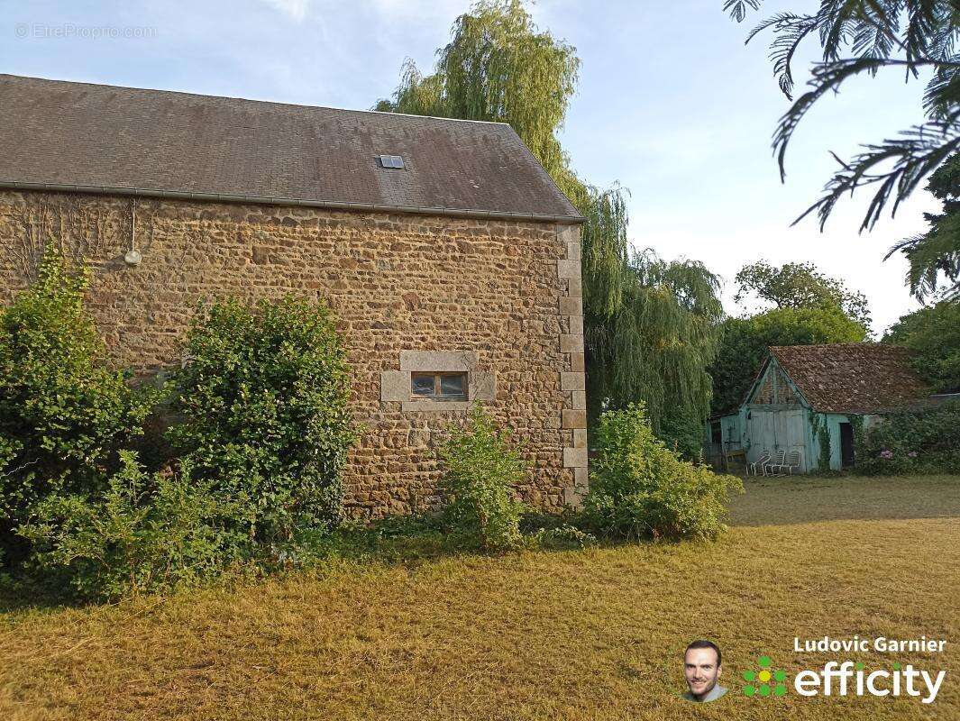 Maison à SAINT-HILAIRE-DU-HARCOUET