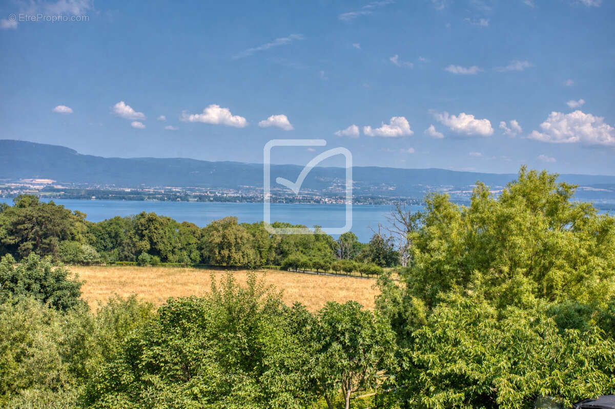 Maison à CHENS-SUR-LEMAN