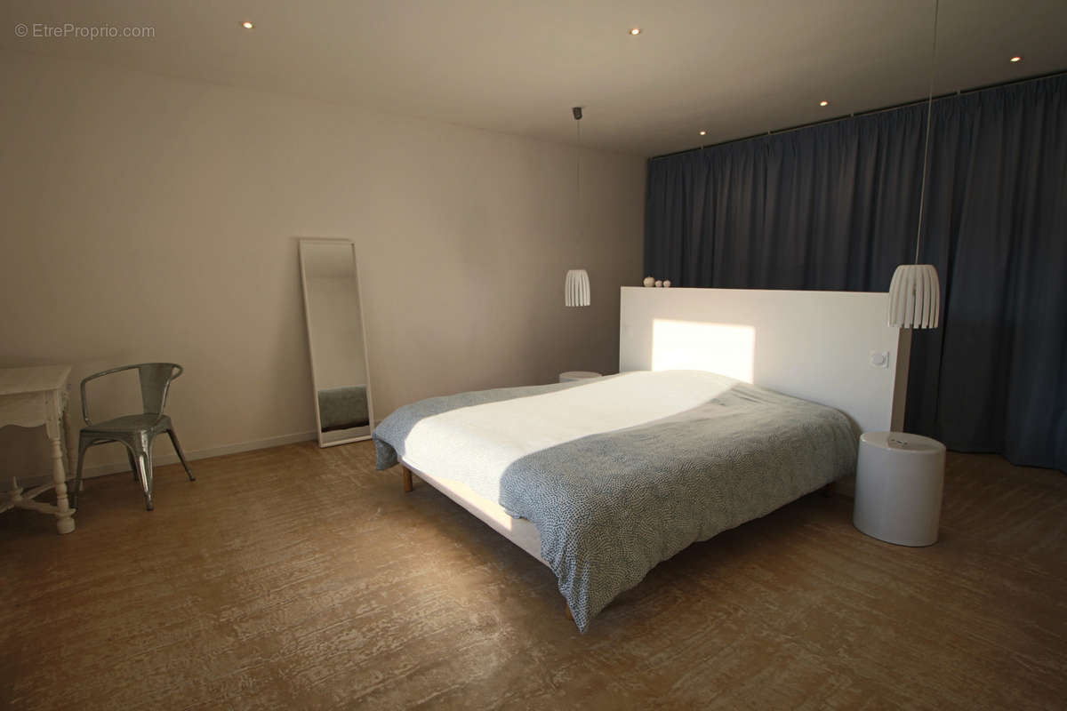 Maison à VAUX-SUR-AURE