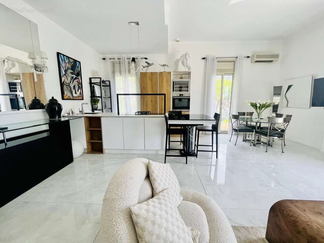 Appartement à BEAULIEU-SUR-MER