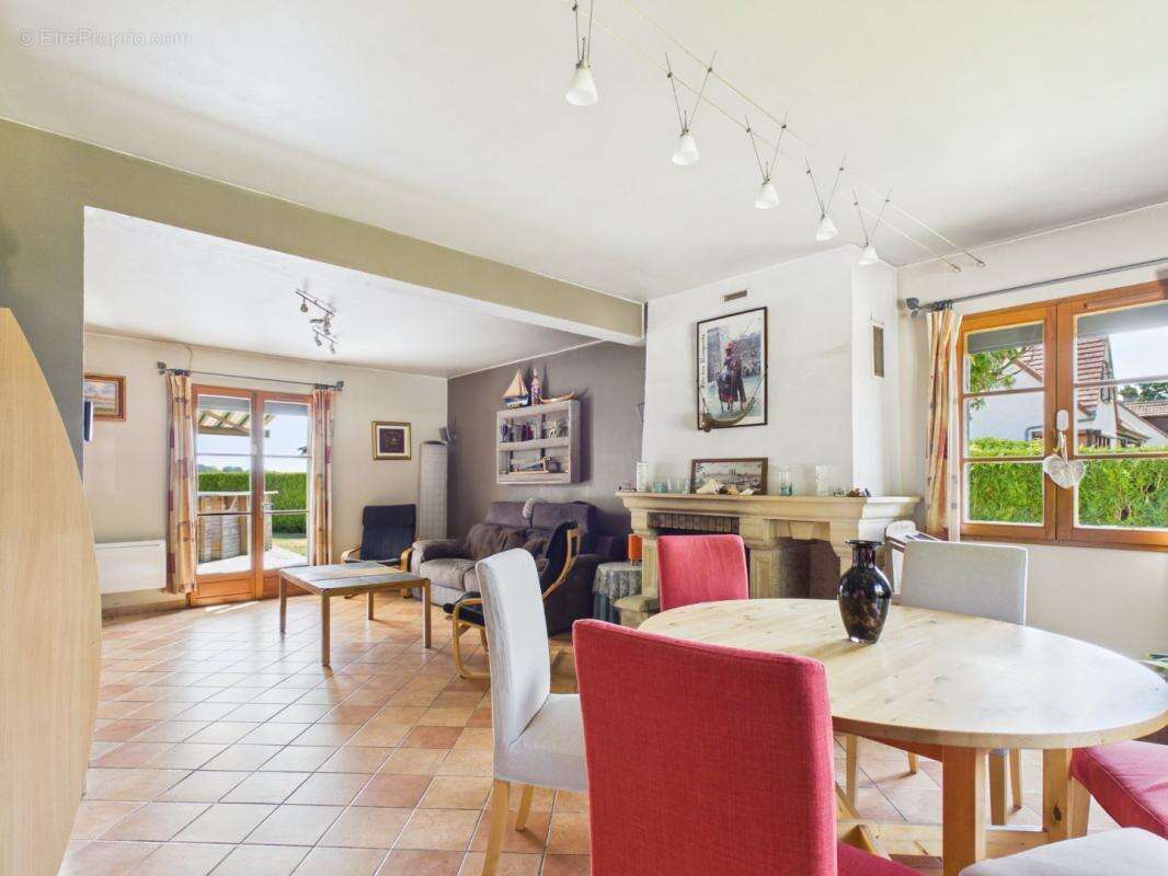 Maison 159 m² à Plainval  - photo 2