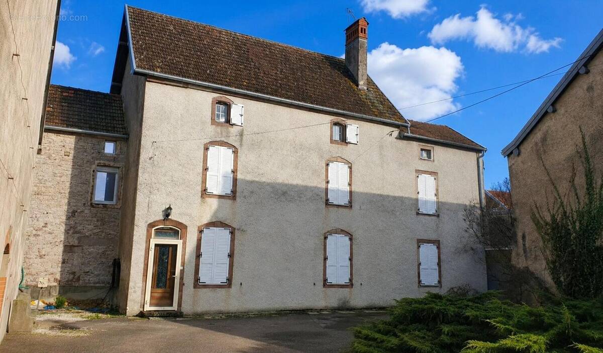Photo 1 - Maison à CONFLANS-SUR-LANTERNE