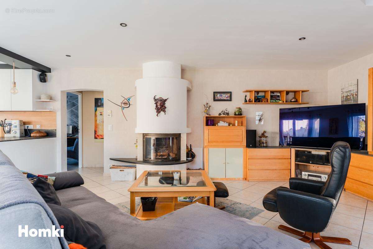 Maison T6 à vendre – 136 m2Loi Carrez (155 m2 au sol) – La Chapelle-sur-Erdre - photo 6