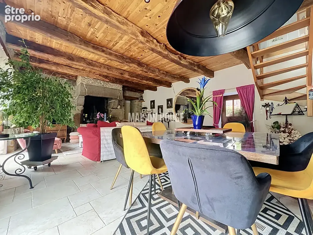 Maison en pierre rénovée avec piscine chauffée sur 3 200 m² de terrain à Val Couesnon - photo 6