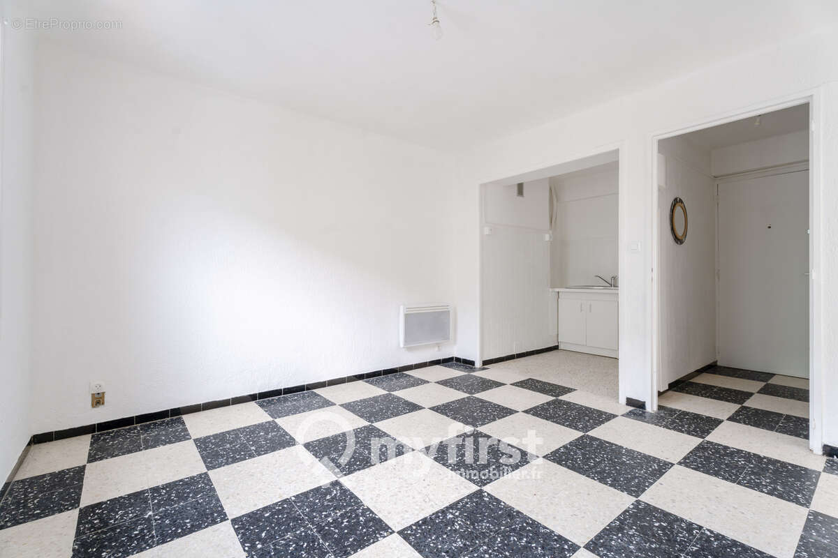 Appartement à SIX-FOURS-LES-PLAGES