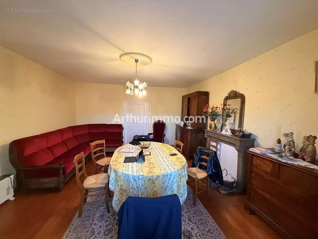 Maison à TRENAL