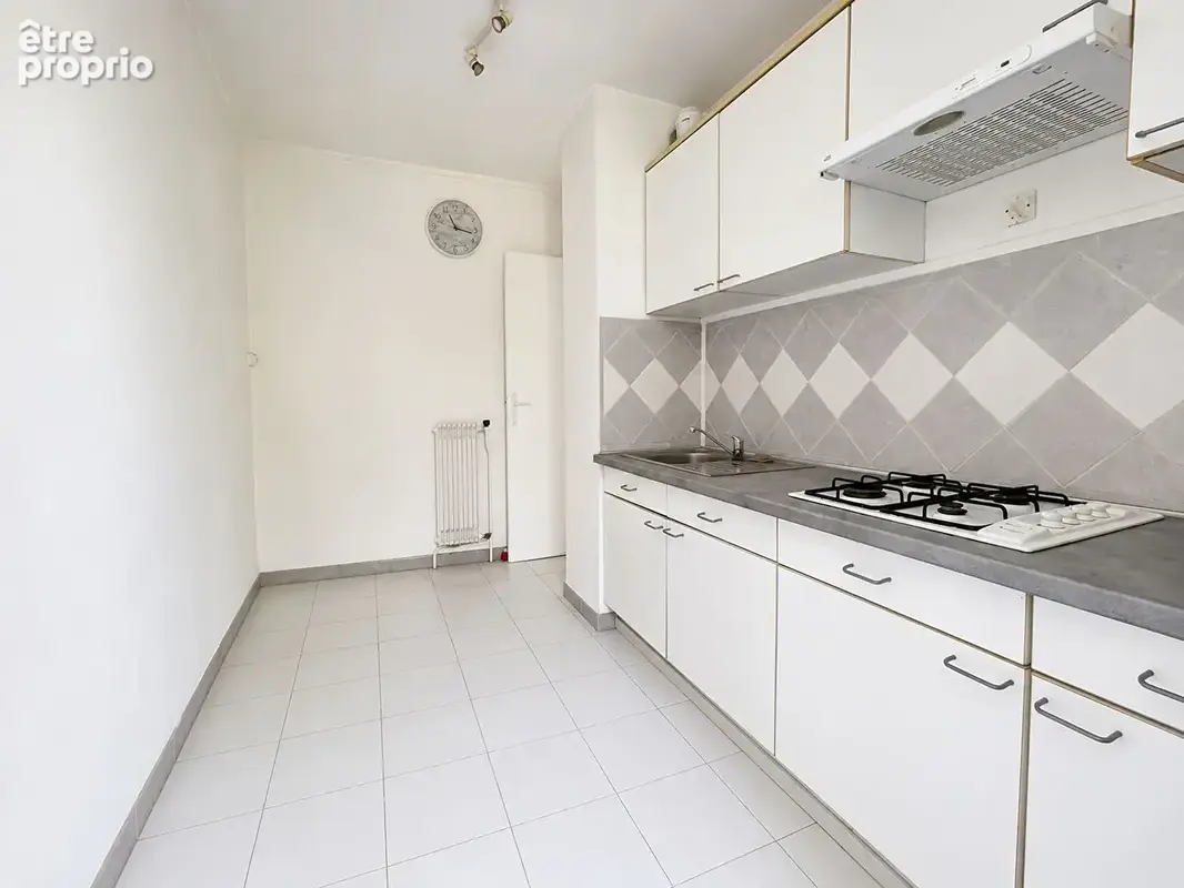 Aix-en-Provence - Le Pigonnet - T2 de 45 m² avec véranda, cave et stationnement - photo 10