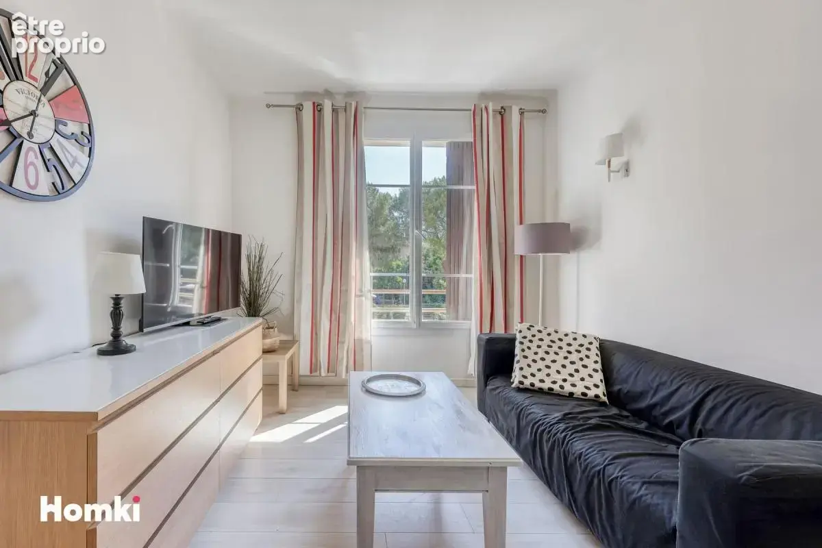 À vendre F2- Vivre Le Mourillon à pied : L'élégance d'un premier étage clé en main à Toulon 83000, Rue Joseph Cesari - photo 2