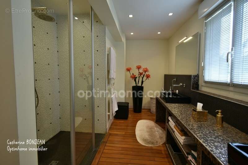 Maison à BLANQUEFORT