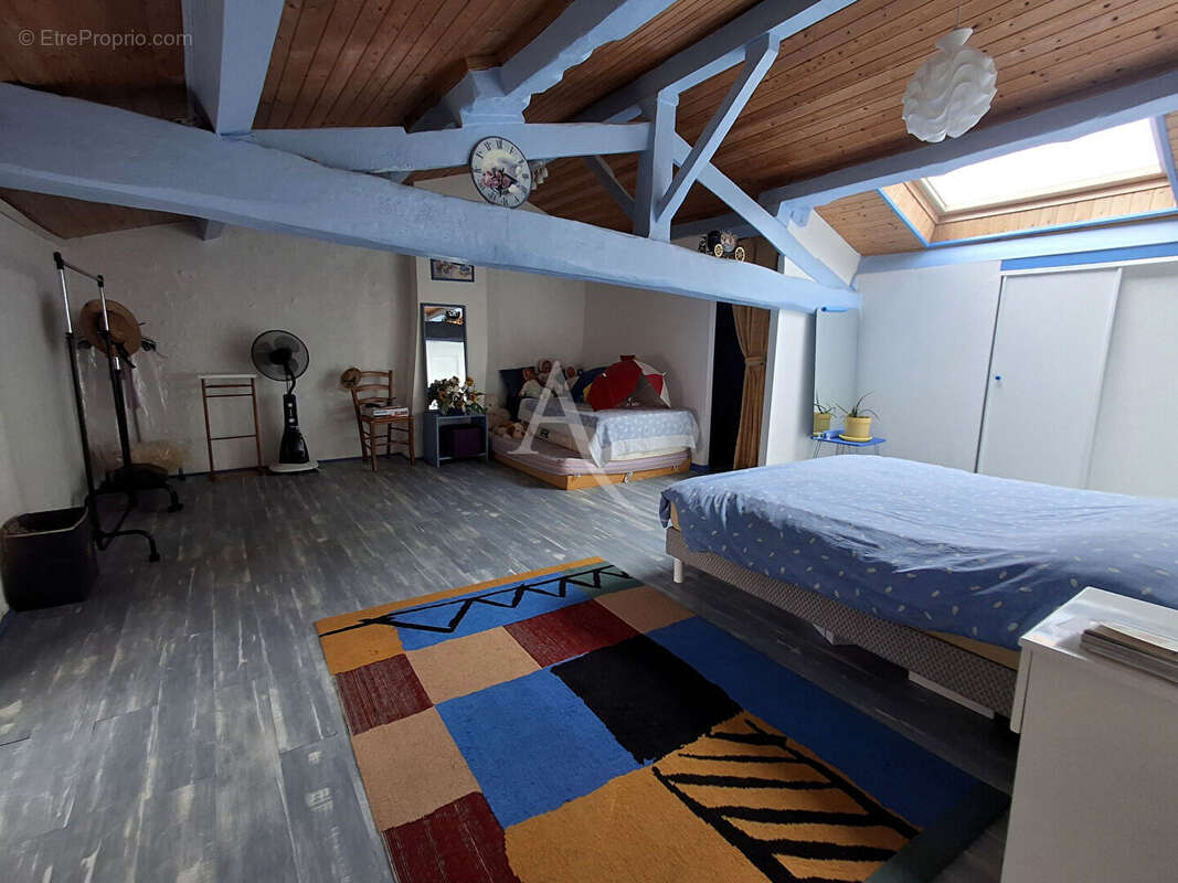 Maison 9 pièces 242 m2 avec dépendances. 5 min de SAINTES - photo 10