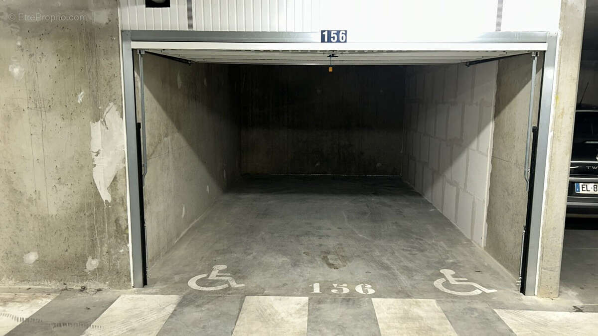 Parking 12 m² à Chambray-Les-Tours  - photo 3