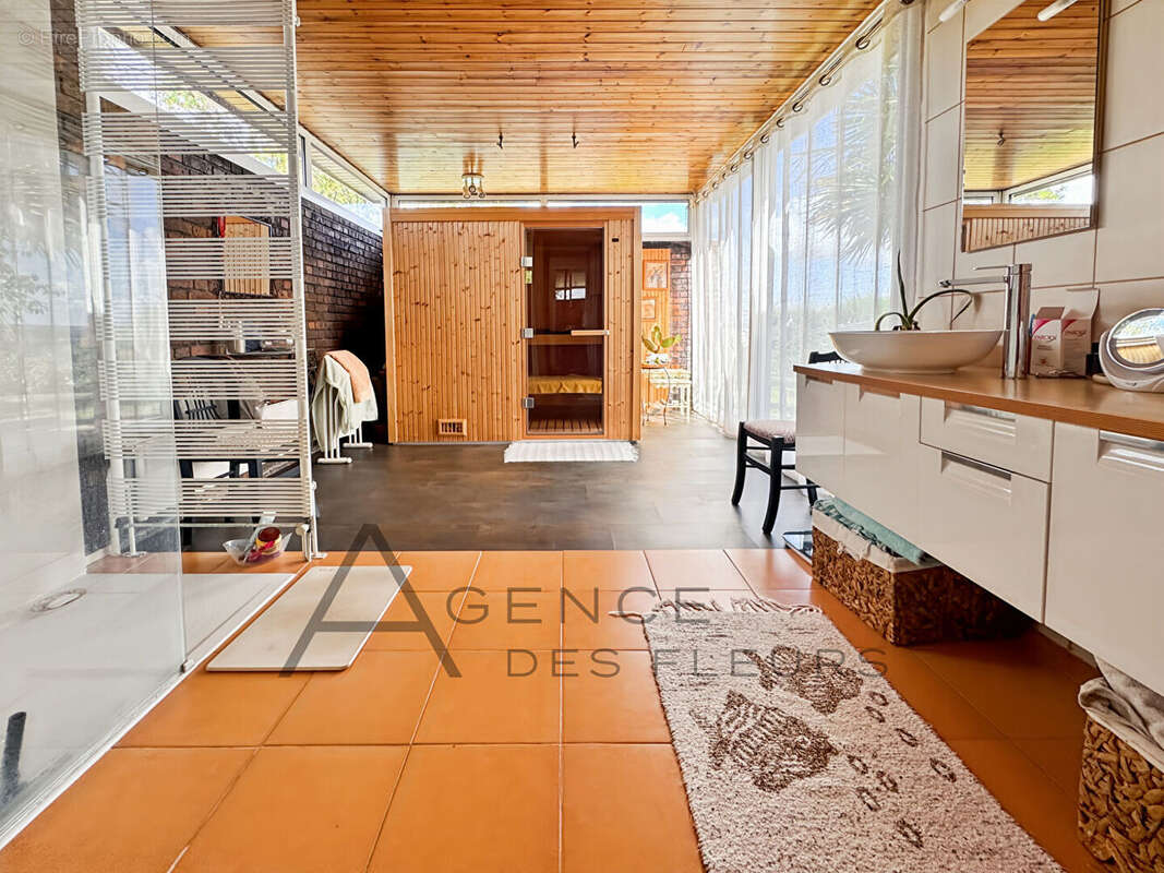 Maison à TOURVILLE-LA-RIVIERE