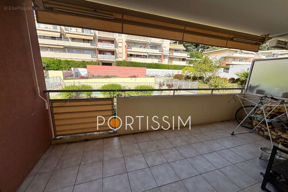 Appartement à SAINT-LAURENT-DU-VAR