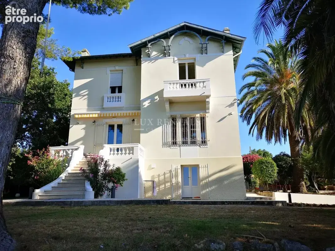 Villa en vente à Antibes dans un quartier résidentiel - photo 5
