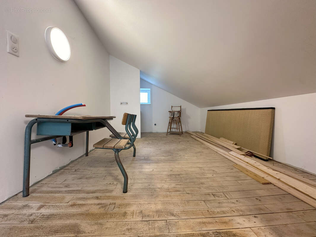 Maison à LE MAYET-DE-MONTAGNE