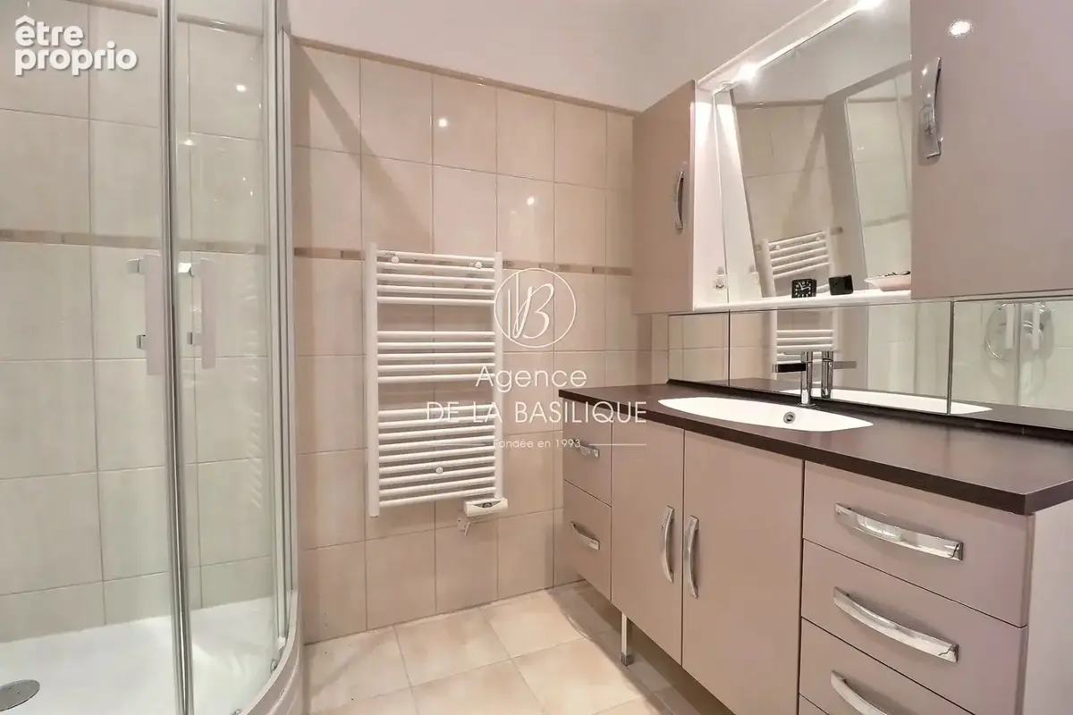 Maison 32 m² à vendre à Saint-Maximin-La-Sainte-Baume (83470) - photo 3