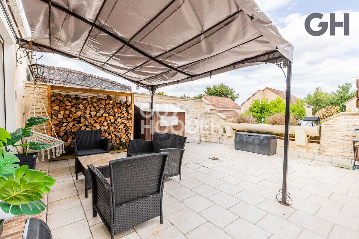 Appartement à COMBS-LA-VILLE