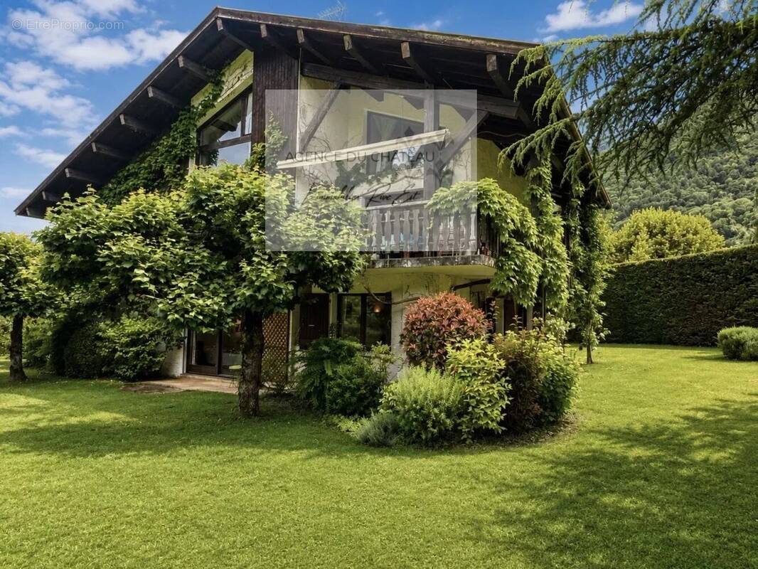 Maison à MENTHON-SAINT-BERNARD