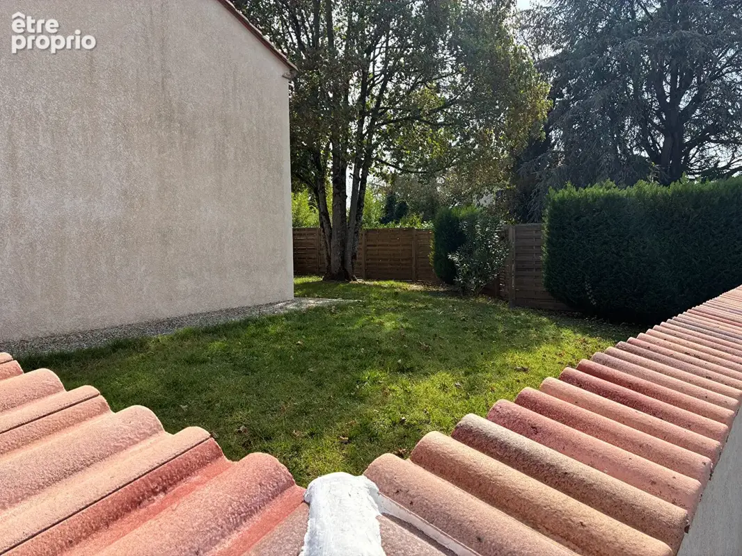 Maison mitoyenne rénovée , secteur eysses . - photo 5