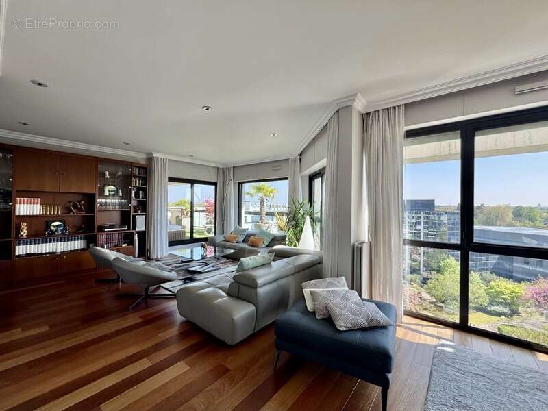 Appartement à SURESNES