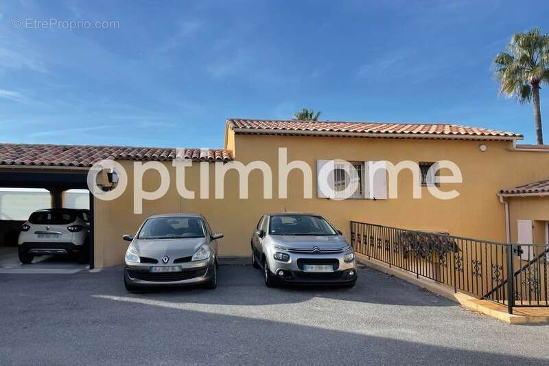 Maison à SAINT-LAURENT-DU-VAR