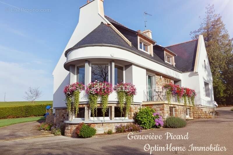 Maison à CARHAIX-PLOUGUER
