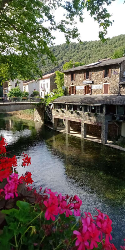 Commerce à SAUMANE
