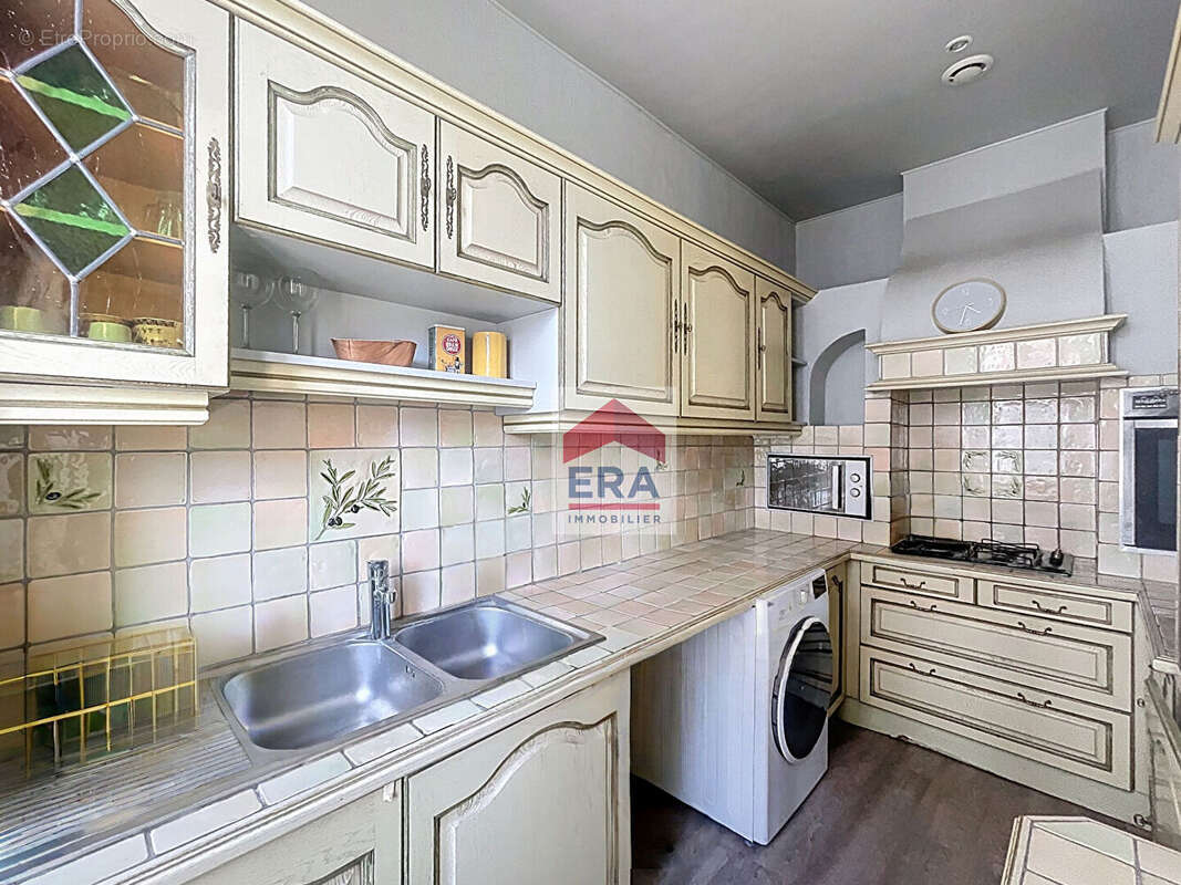 Appartement à MARSEILLE-4E