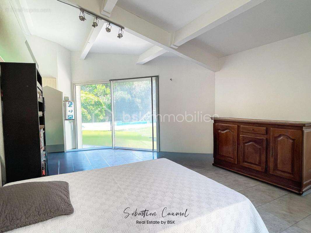 Villa d'architecte · DPE B · Piscine · Terrain 1 607 m² · Saint-Jean-de-Védas (34430) · Montpellier Ouest - photo 11