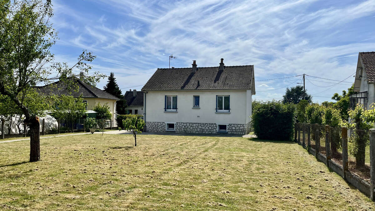 Maison à BETON-BAZOCHES