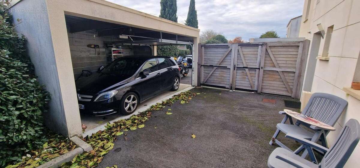 Maison à SAINT-YRIEIX-SUR-CHARENTE