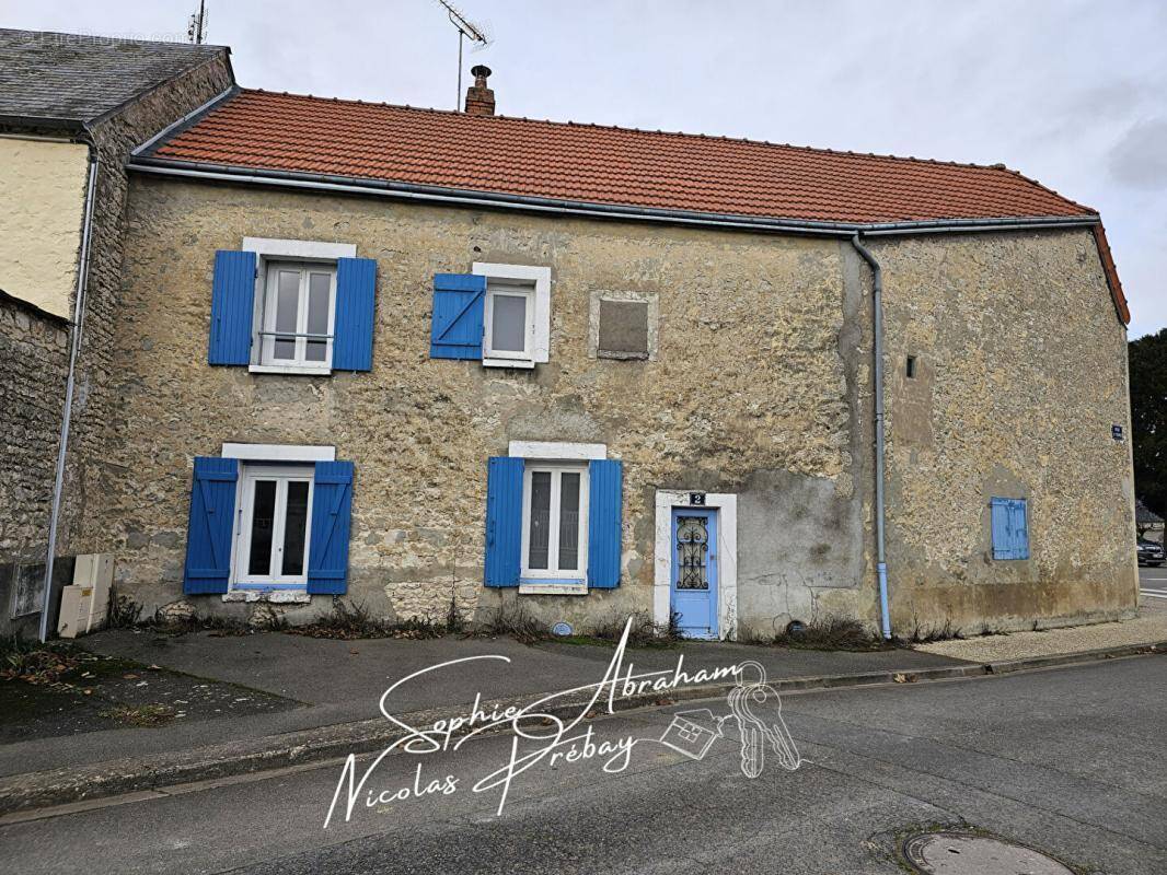 Maison à TOURY