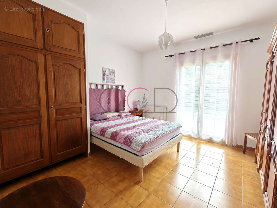 Maison à VENTABREN