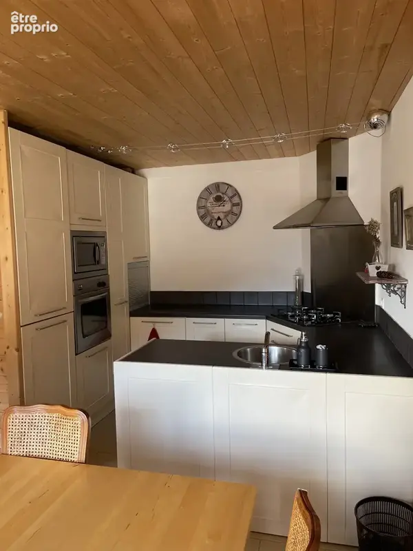 Maison de village - 2 appartements 100 m2 chacun - 100 m2 exploitables en RDC - photo 3