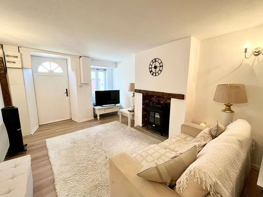 Maison L Isle Jourdain - photo 9