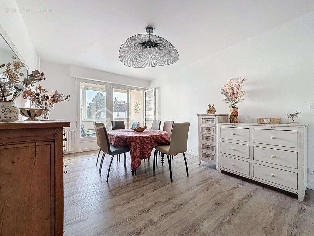 Appartement à HEROUVILLE-SAINT-CLAIR