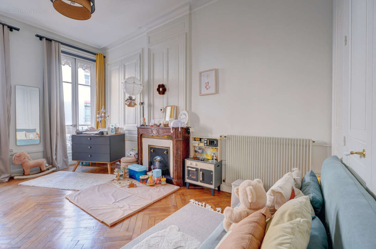 Appartement T3/4 d'exception d'une superficie de 105 m2, à deux pas de l'avenue du Maréchal de Saxe - photo 6