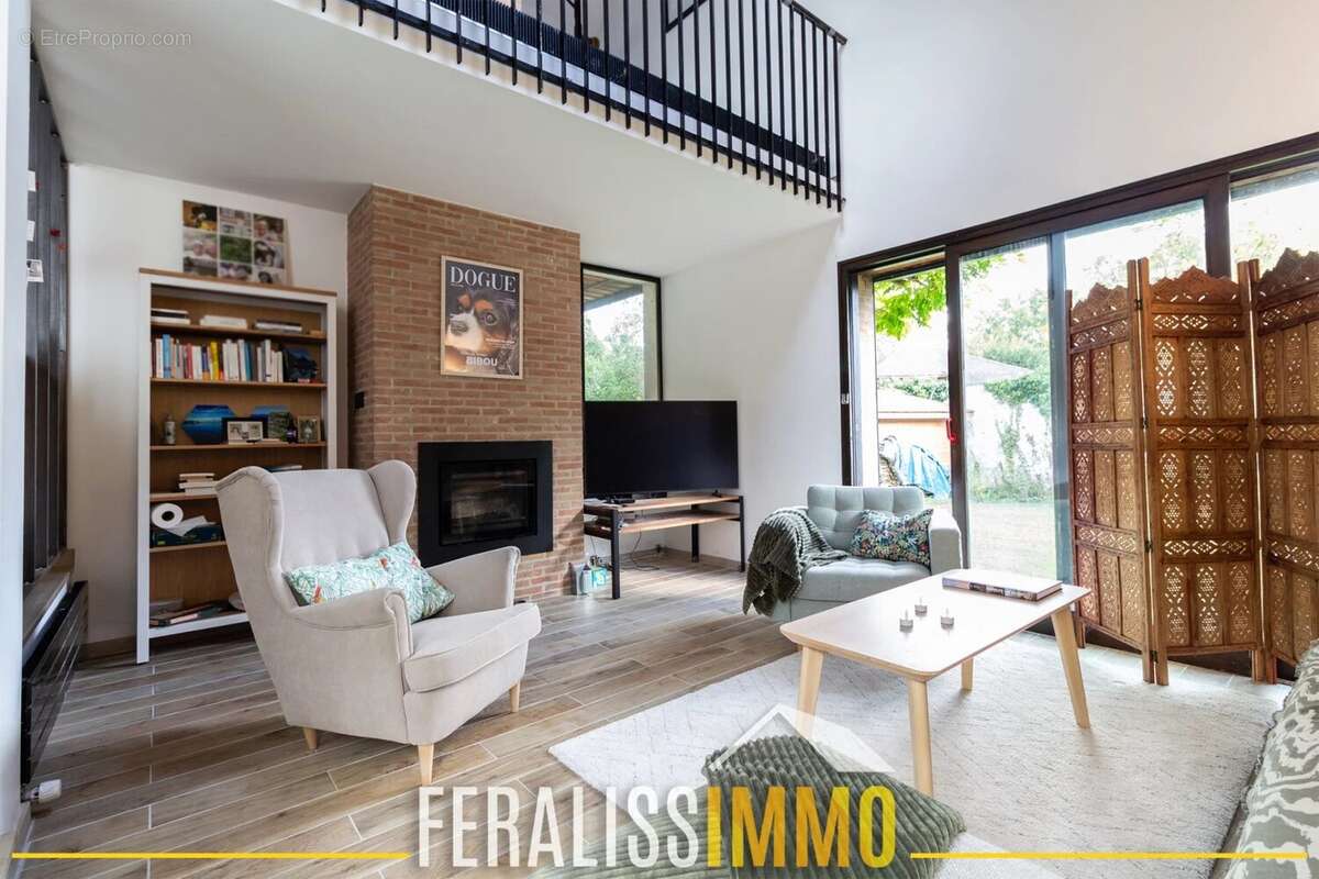 Maison à JOUY-LE-MOUTIER